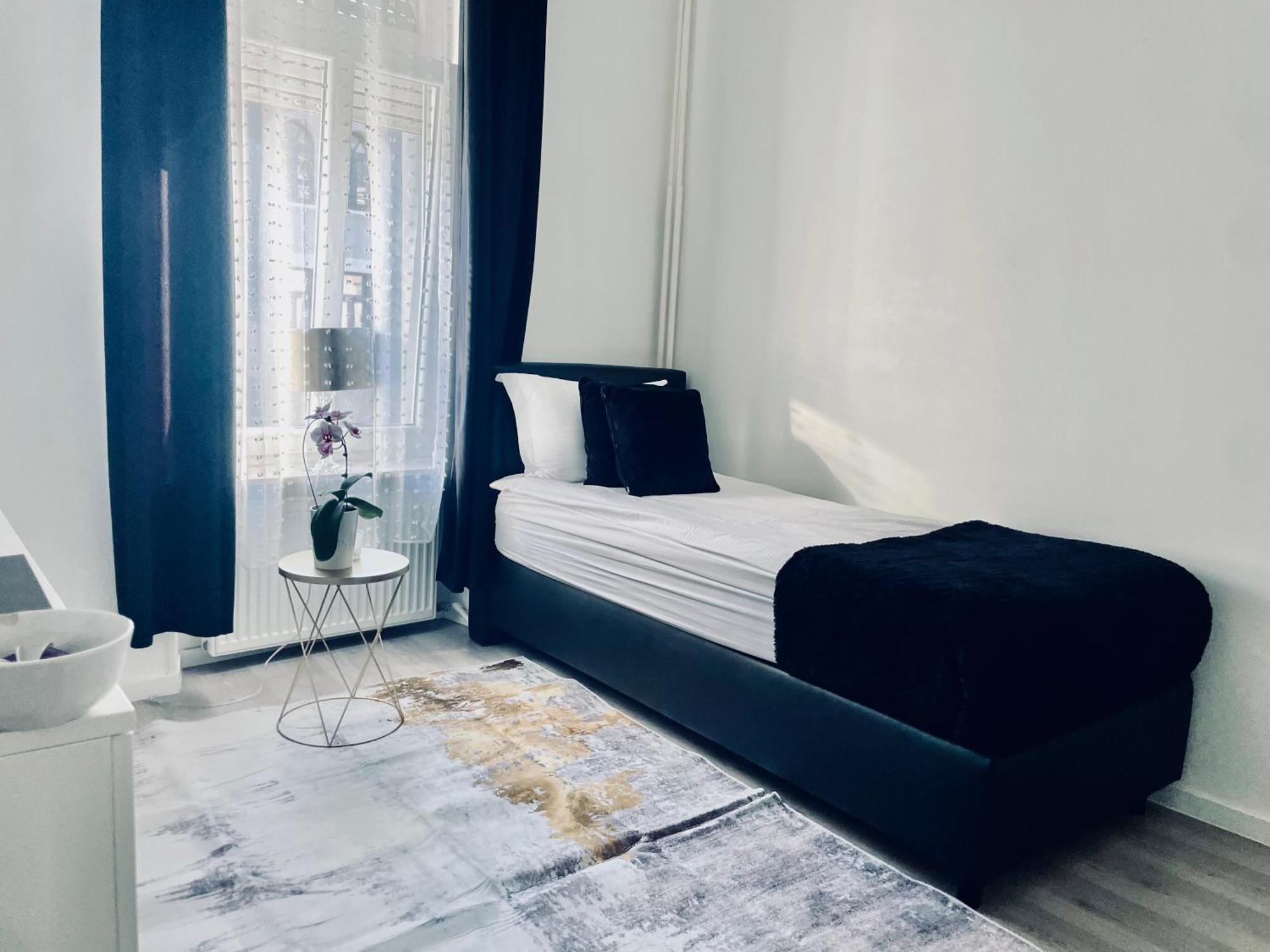 Executive Single Room With En-Suite In Guest House City Centre Luxembourg Exterior photo
